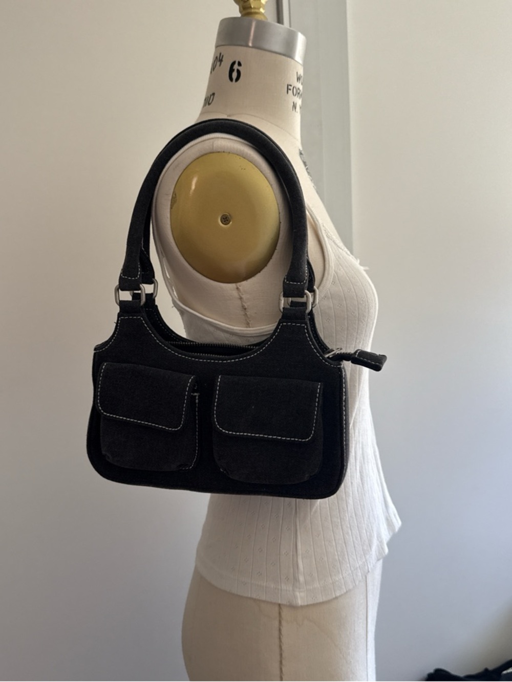 Brandy Melville BUNDLE WHITE TOP Black Dual-Pocket Shoulder Bag.